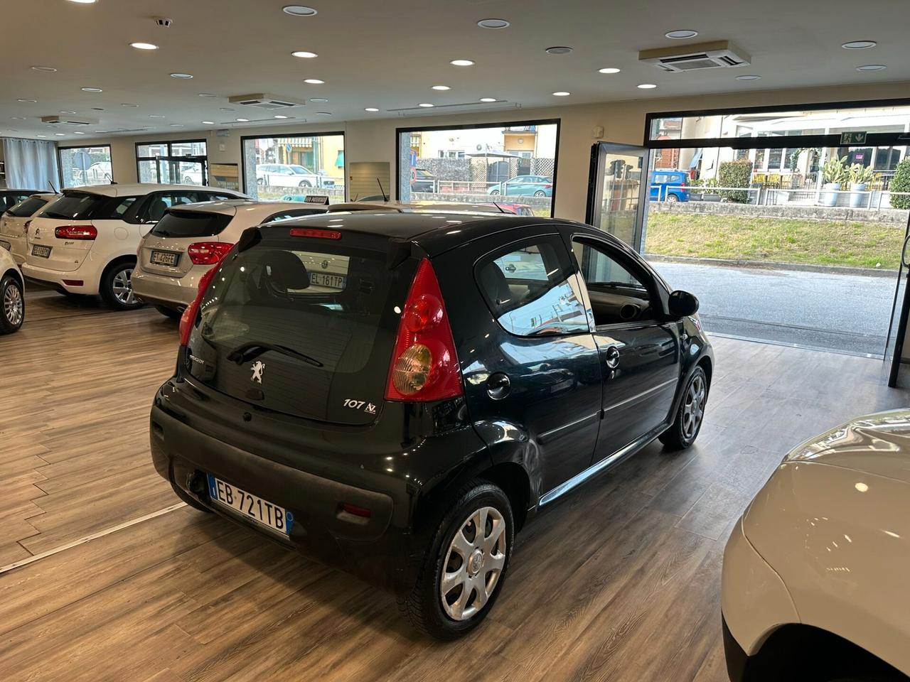 Peugeot 107 1.0 68CV 5p. Plaisir