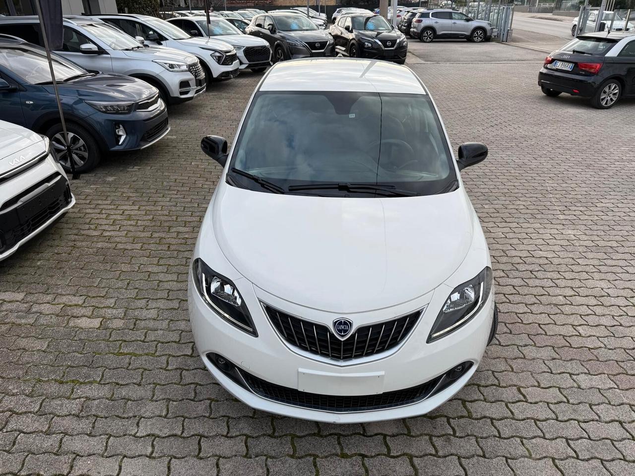 Lancia Ypsilon 1.0 FireFly 5 porte S&S Hybryd Gold