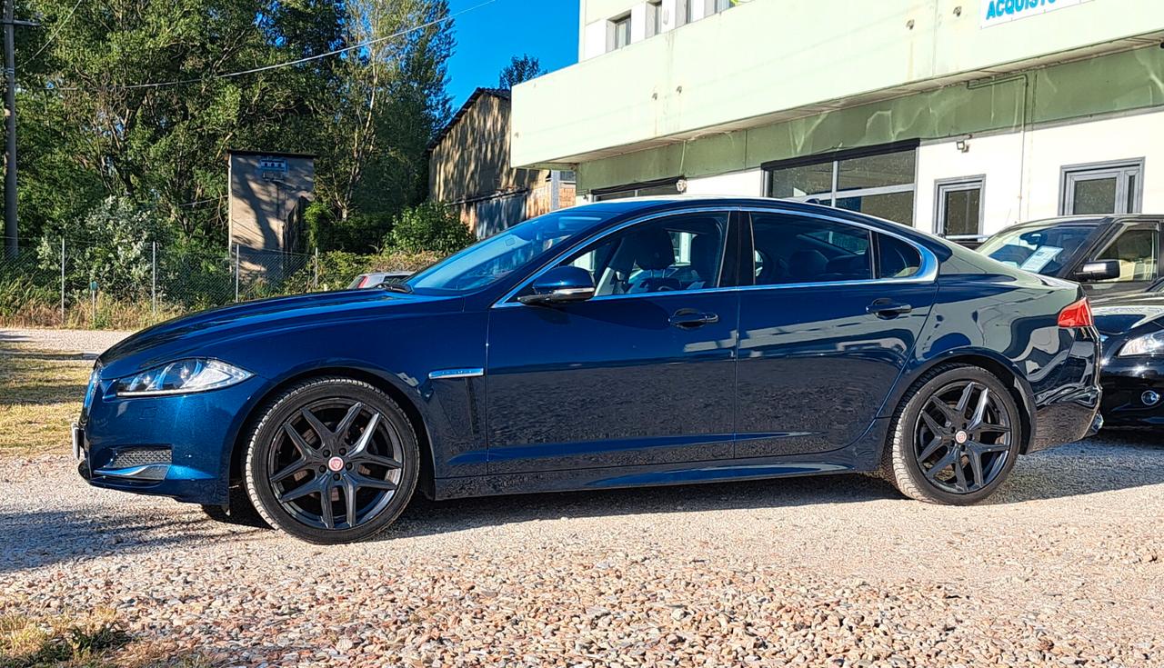 Jaguar XE 2.0 D Turbo aut. Pure Business Edition