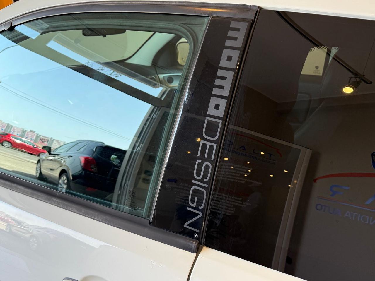 Lancia Ypsilon 1.3 Multijet MOMO DESIGN #6542