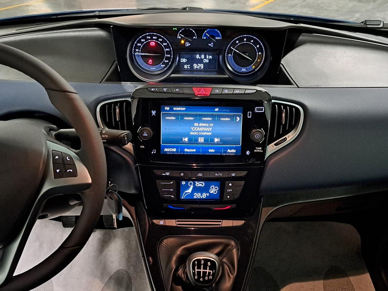 Lancia Ypsilon 1.0 FireFly Hybrid Platino MY'24 Km. 0 (GT621KA)