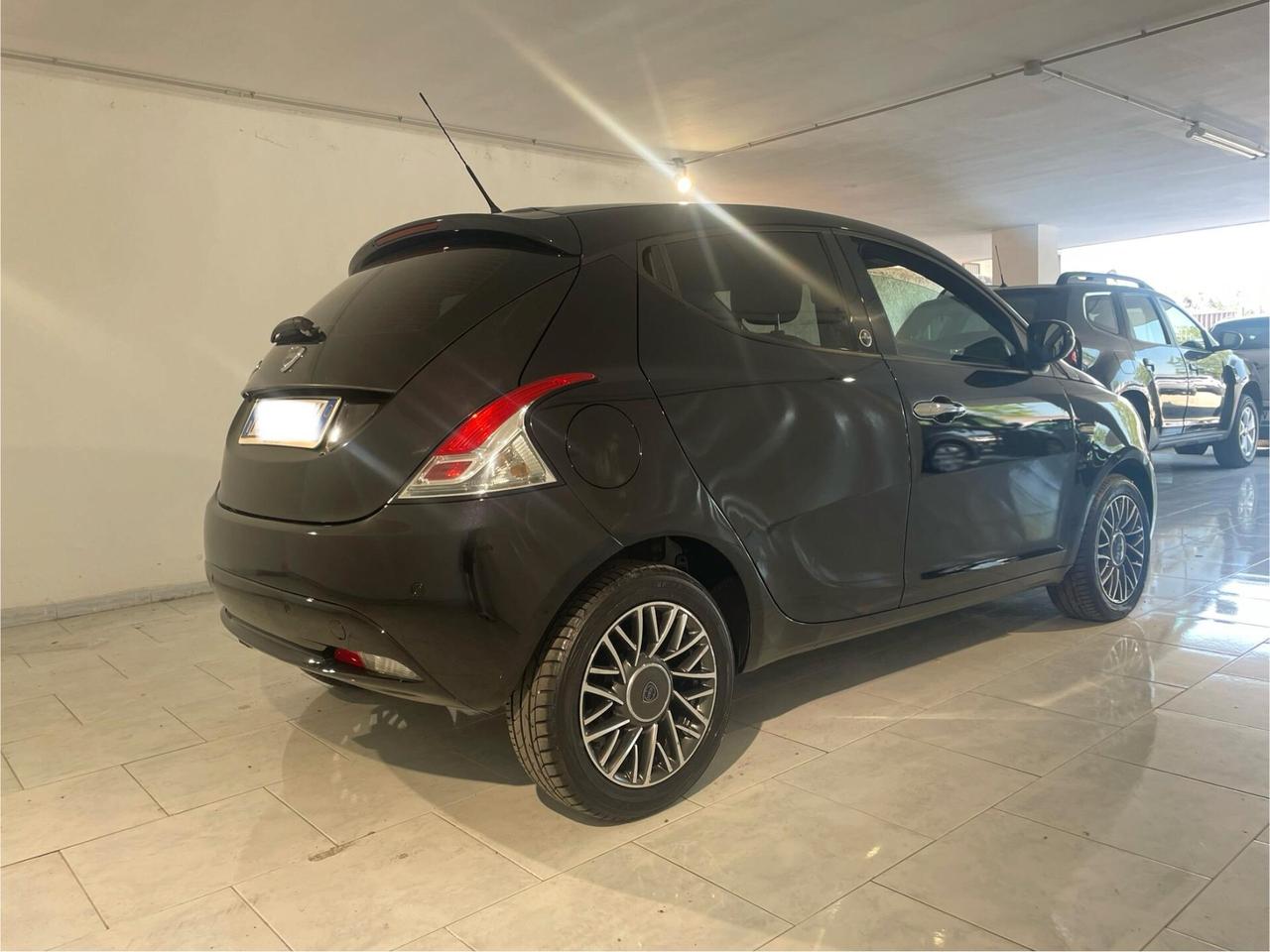 Lancia Ypsilon 1.2 GPL Ecochic Gold