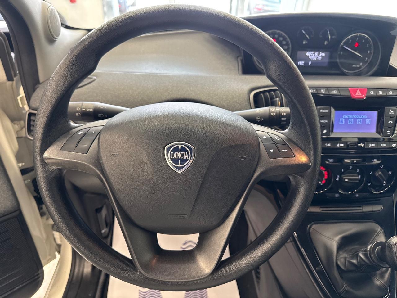 Lancia Ypsilon 1.0 FireFly 5 porte S&S Hybrid Ecochic Silver