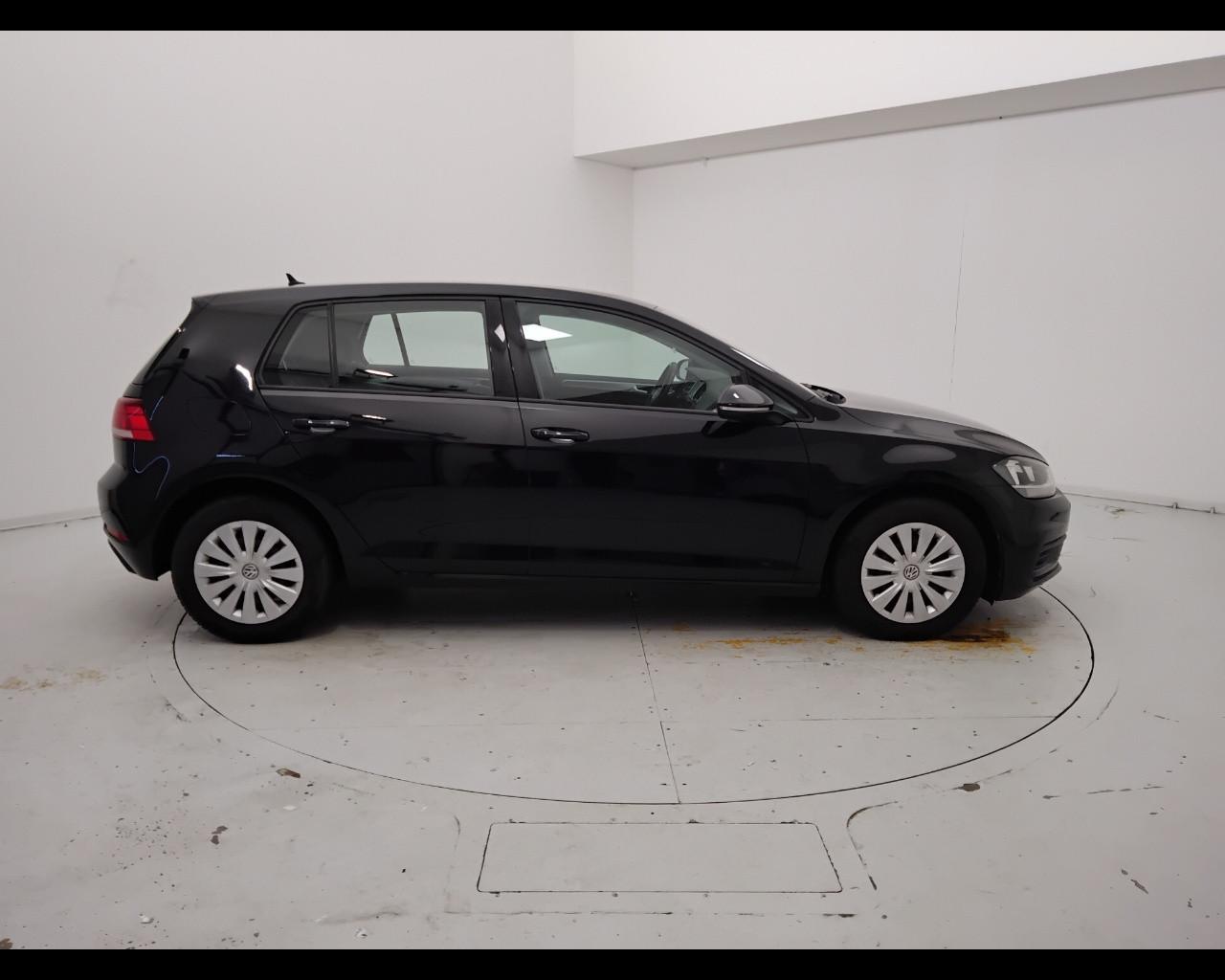 VOLKSWAGEN Golf VII 2017 5p - Golf 5p 1.6 tdi Trendline 90cv