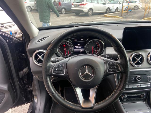 MERCEDES-BENZ GLA 200 d Automatic Premium