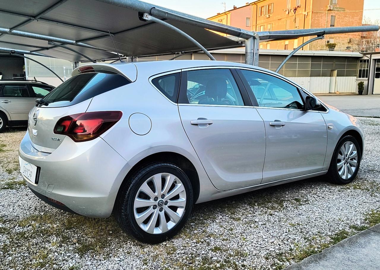 Opel Astra 1.3 CDTI 95CV 5 porte Cosmo