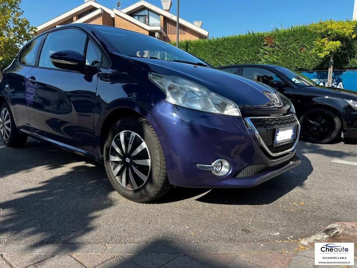 PEUGEOT - 208 - 1.2 VTi 82 CV Allure