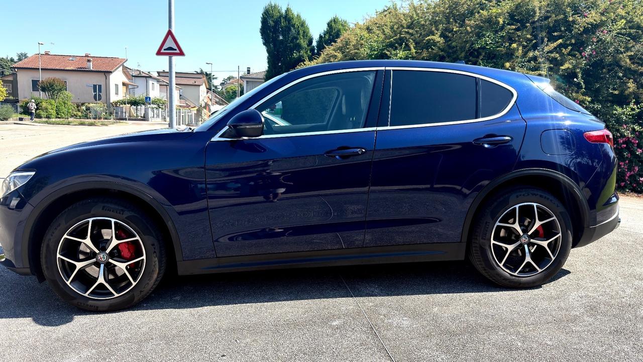Alfa Romeo Stelvio 2.2 Turbodiesel 210 CV AT8 Q4 Executive