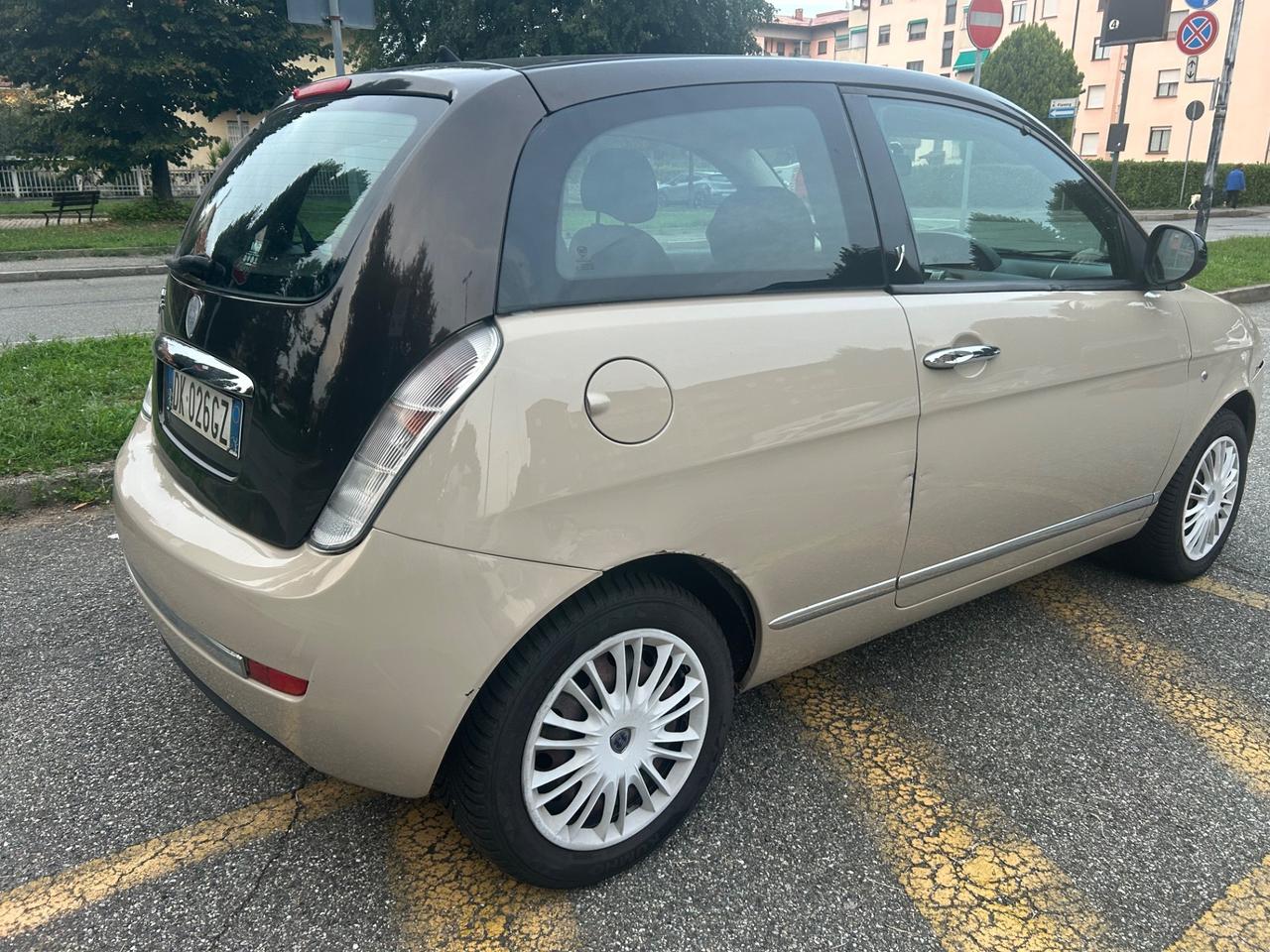 Lancia Ypsilon 1.2 Oro Giallo