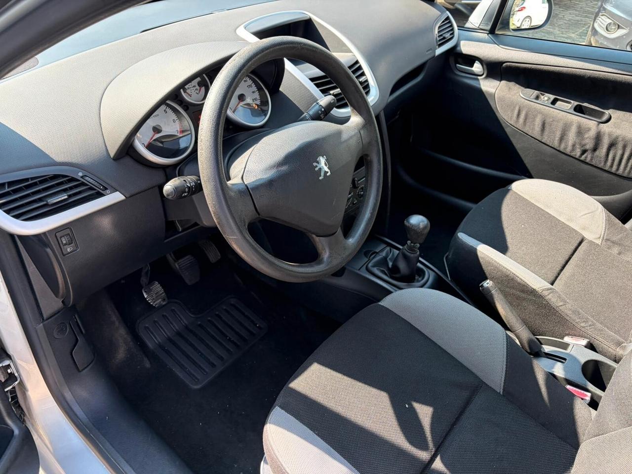 Peugeot 207 1.4 8V 75CV 5p. X Line