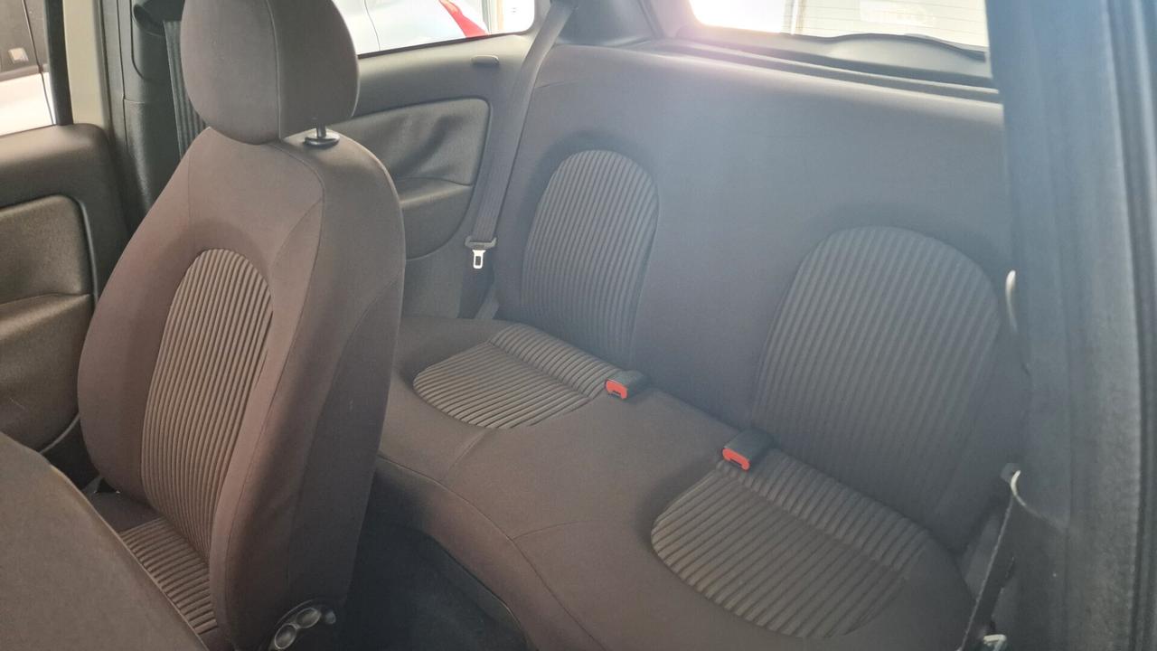 Lancia Ypsilon 1.2 benzina Kw 44 adatta neo patentati