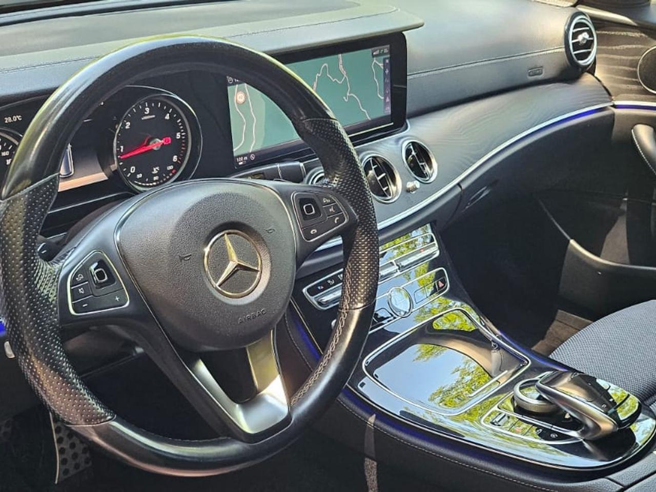 Mercedes-Benz E 220 E-Class E #6086
