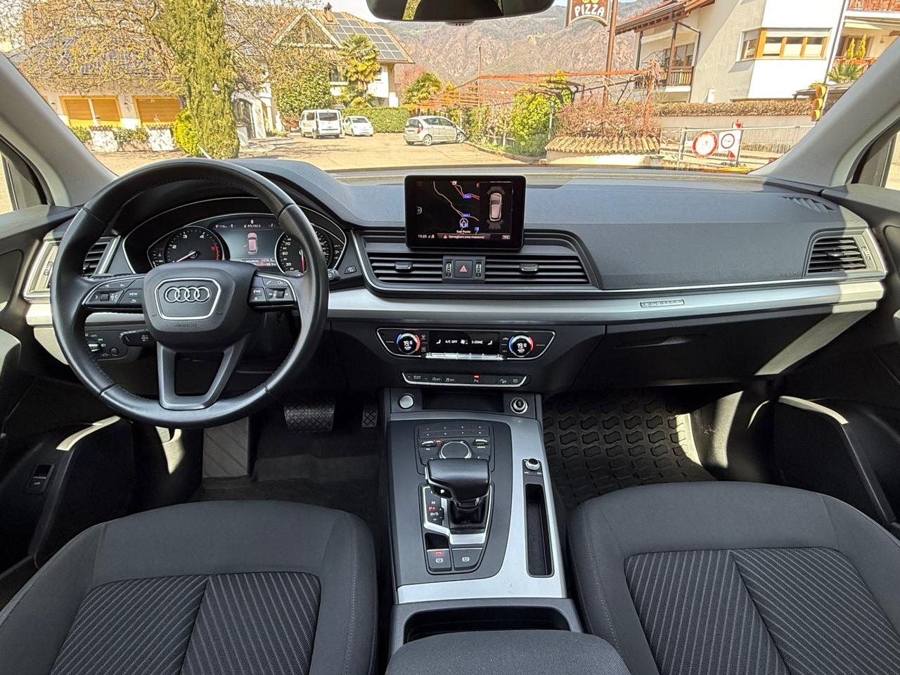 Audi Q5 40 TDI quattro S tronic Business Sport