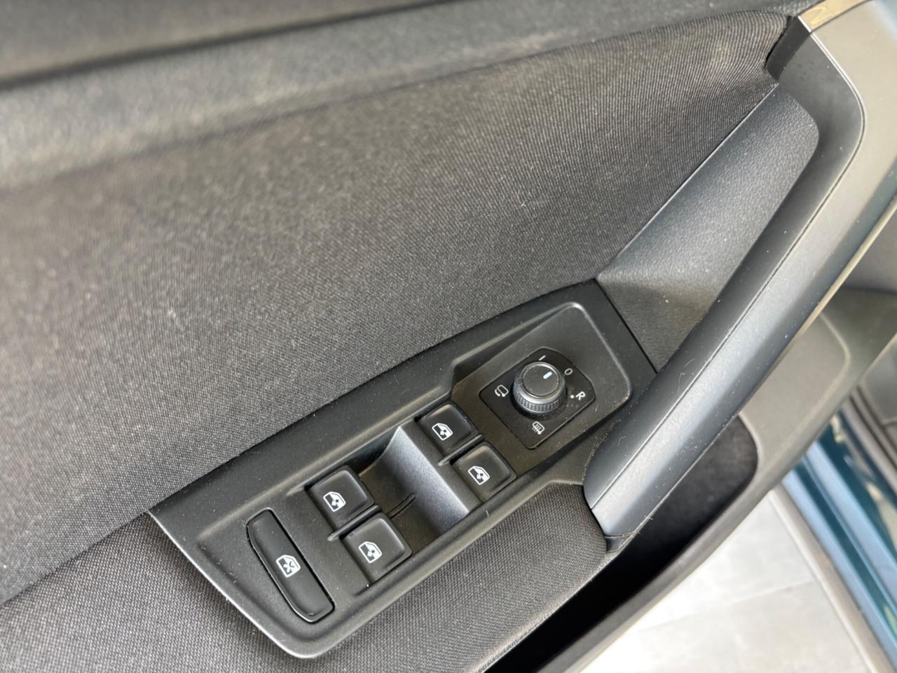 Volkswagen Tiguan 2.0 TDI 150 CV SCR DSG R-Line
