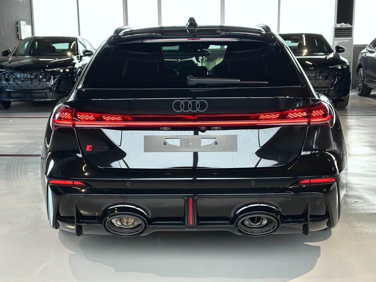 Audi RS5 Performance e-hybrid 639cv