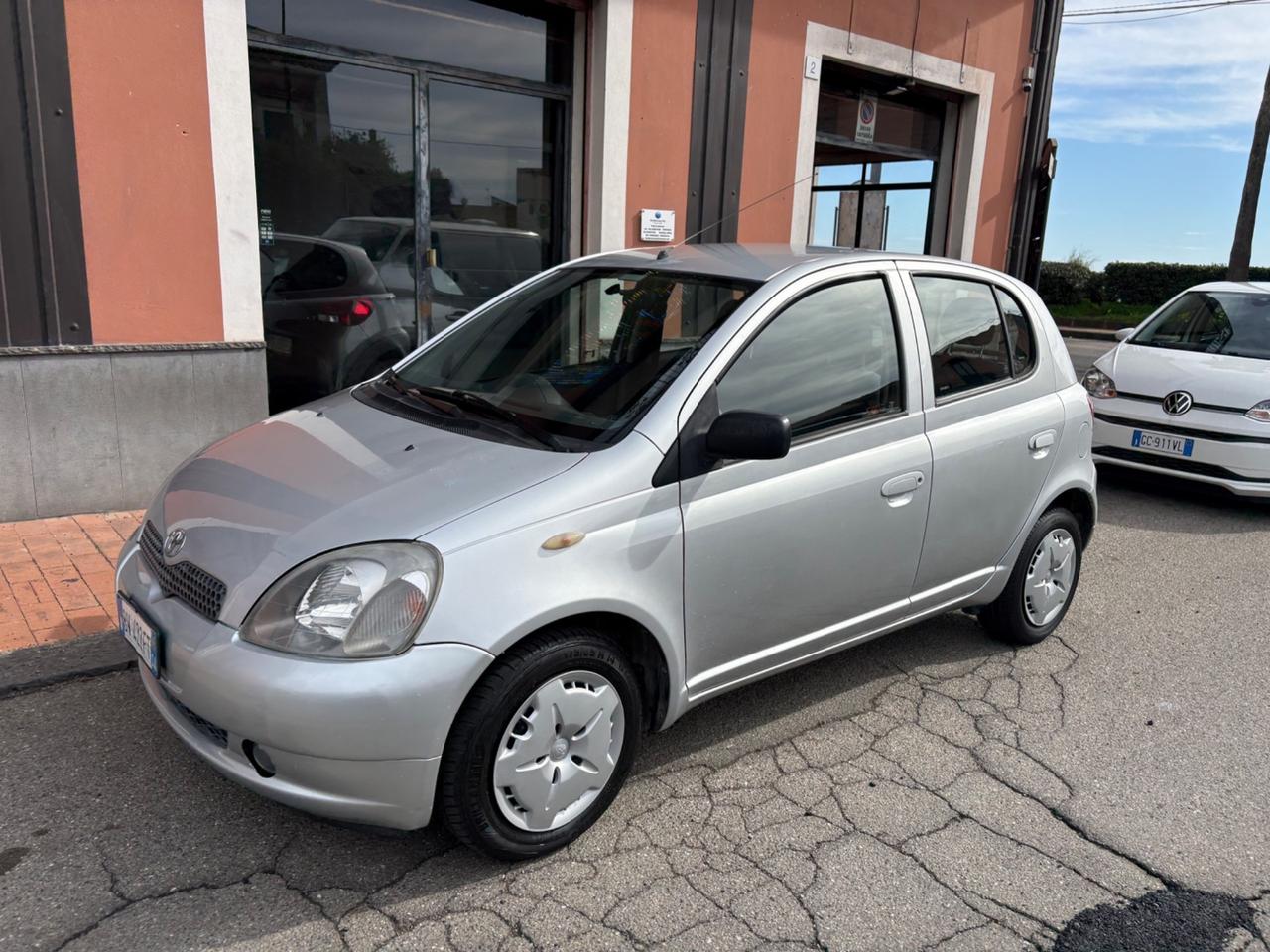 Toyota Yaris 1.3i 16V cat 5 porte