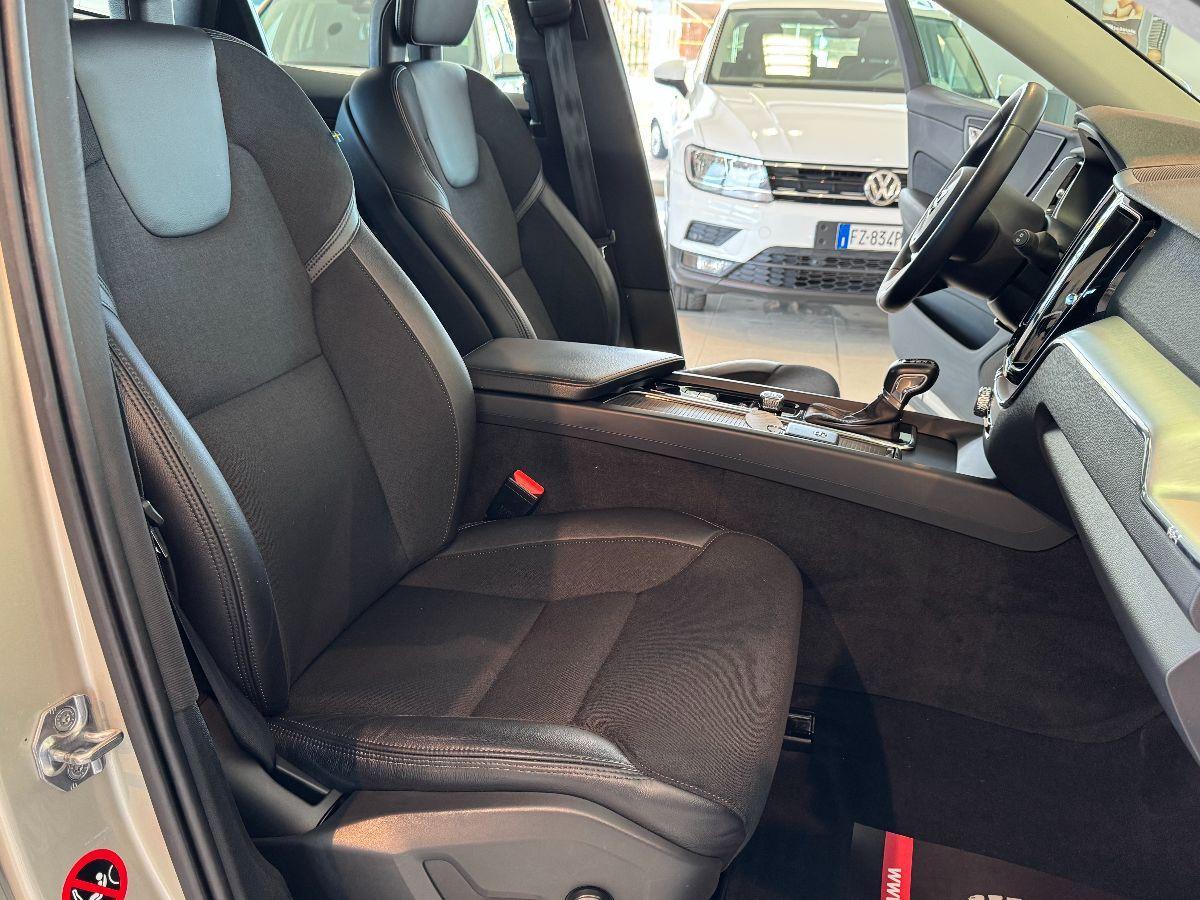 VOLVO XC60 D4 AWD Geartronic Inscription