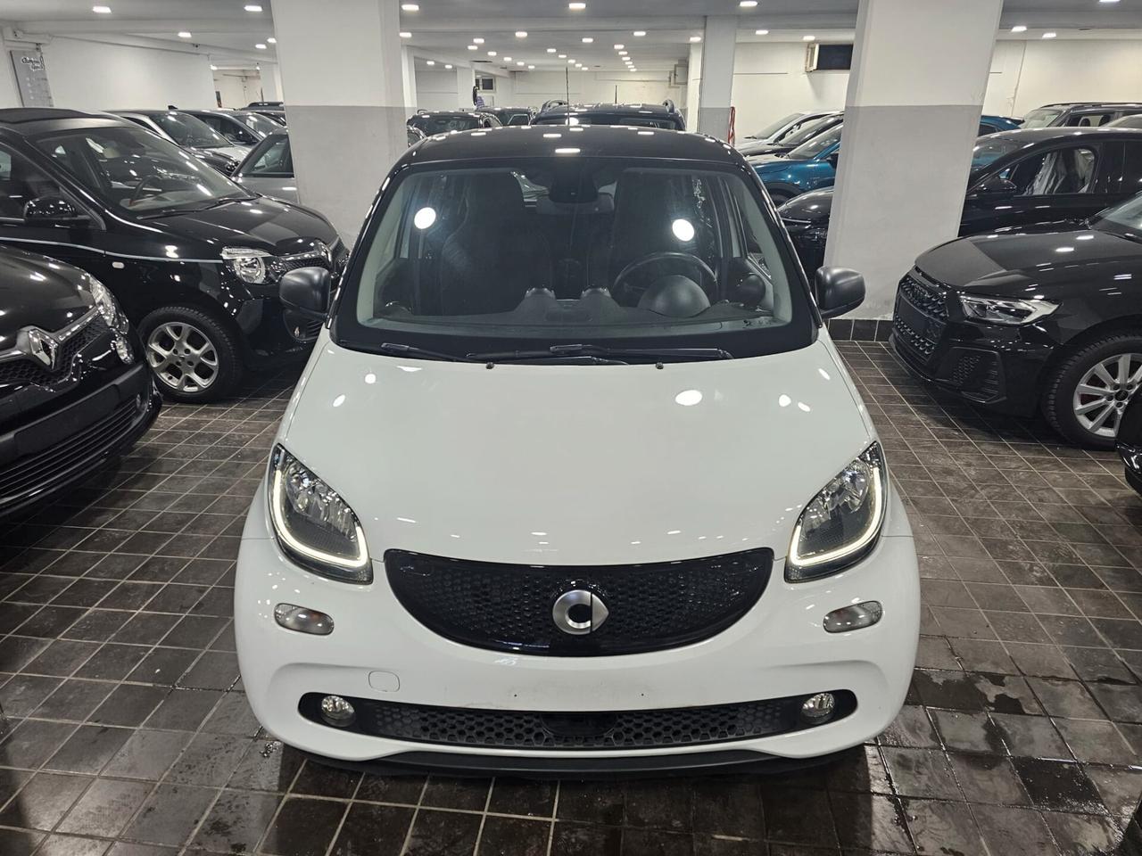 NUOVA SMART FORFOUR IDENTITY BLACK EDITION PASSION 0.9 BENZ 90CV TWINAMIC