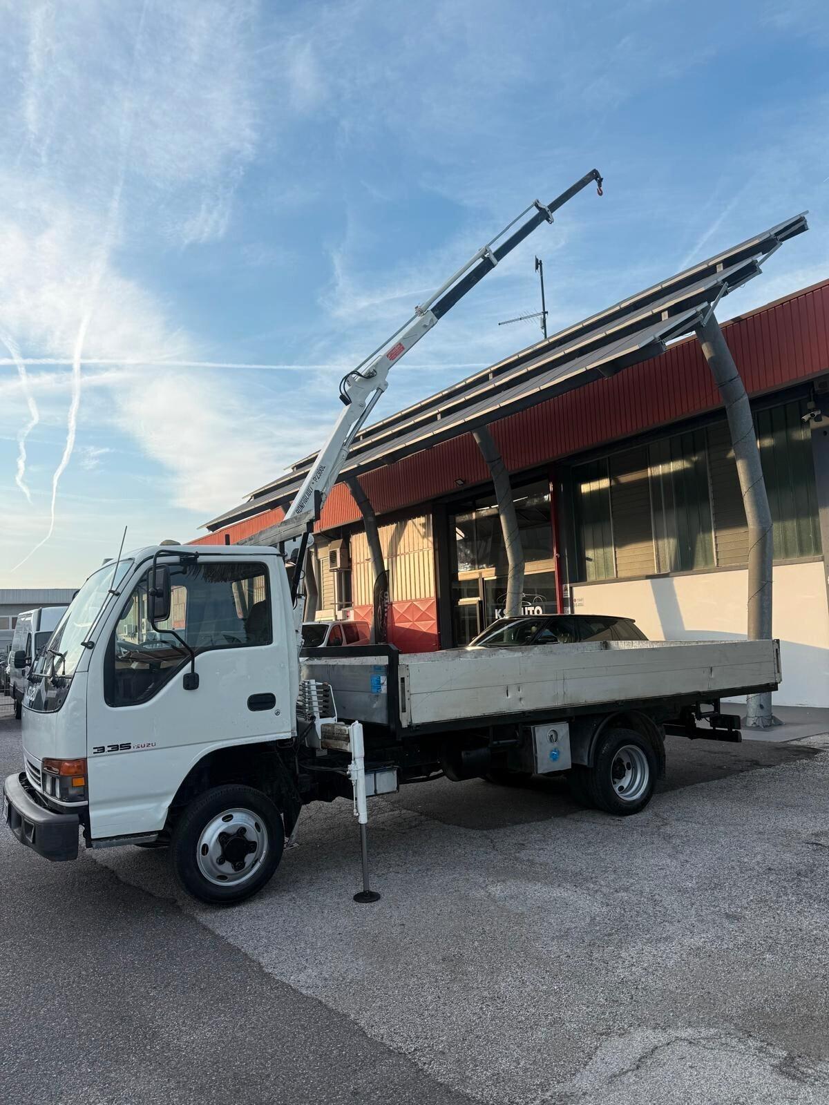 ISUZU NPR69L CON GRU BONFIGLIOLI