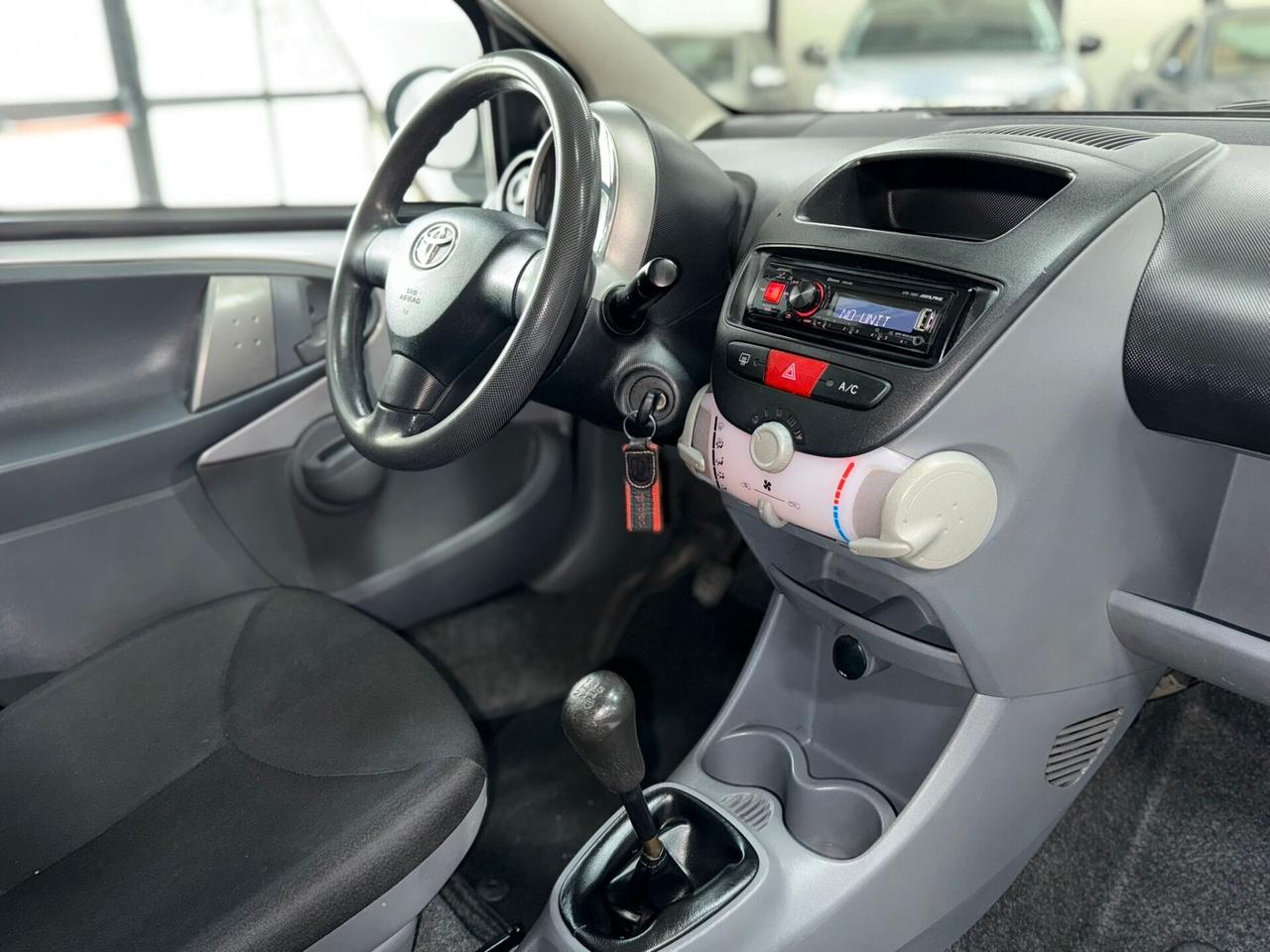 Toyota Aygo 1.0 12V VVT-i 5 porte Sol