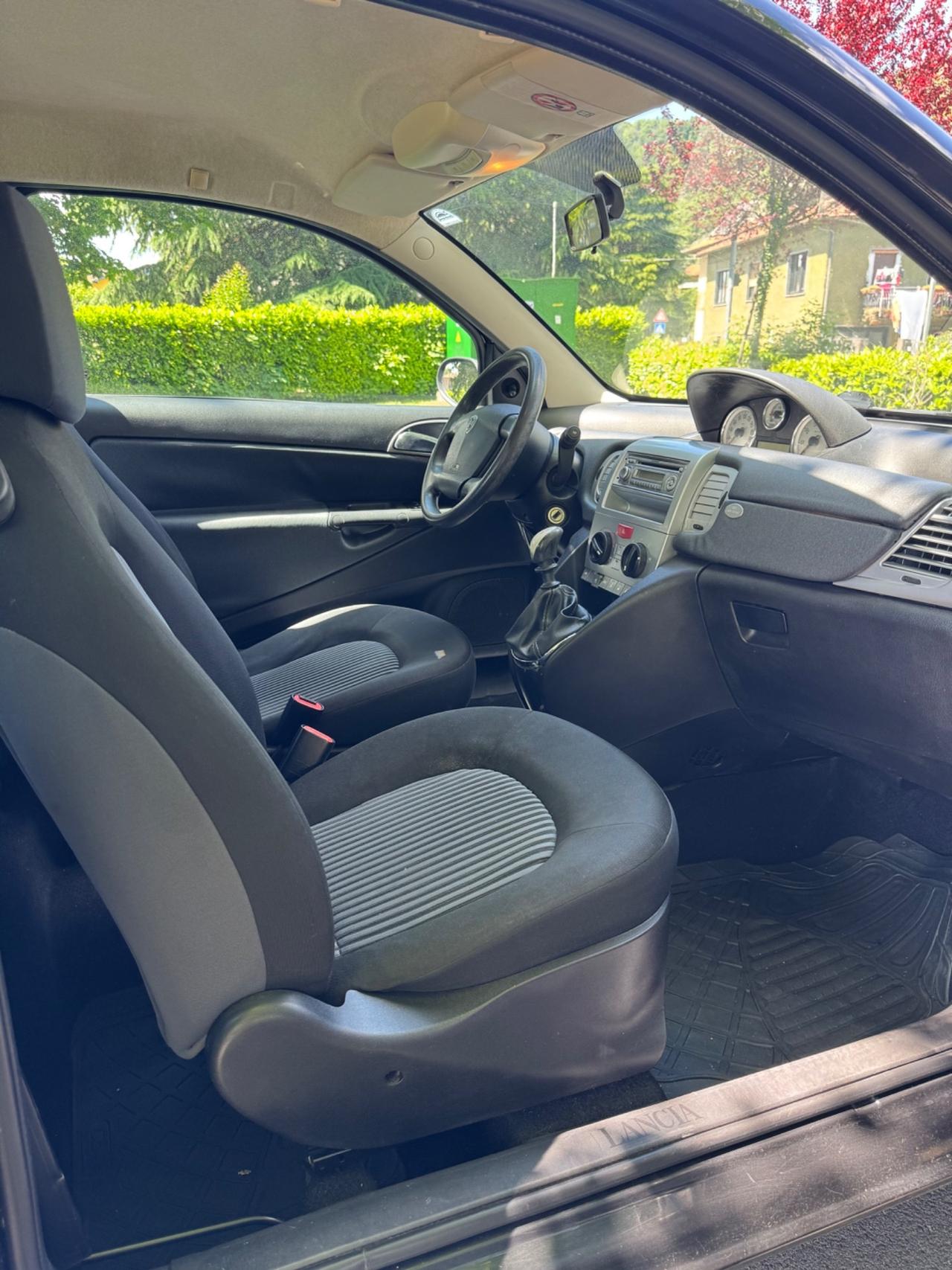 Lancia Ypsilon 1.2 benzina euro4 44kw ideale neopatentati