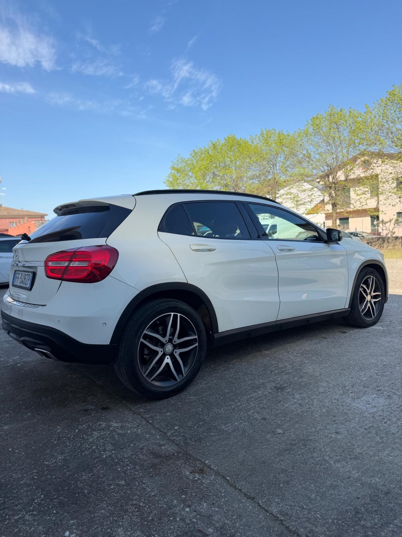 Mercedes-benz GLA 200 d Automatic Premium