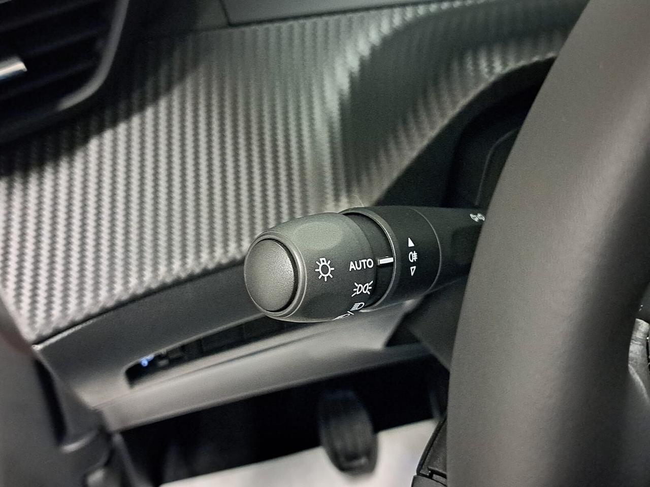 Peugeot 2008 1200 PureTech 101CV Allure Km.0