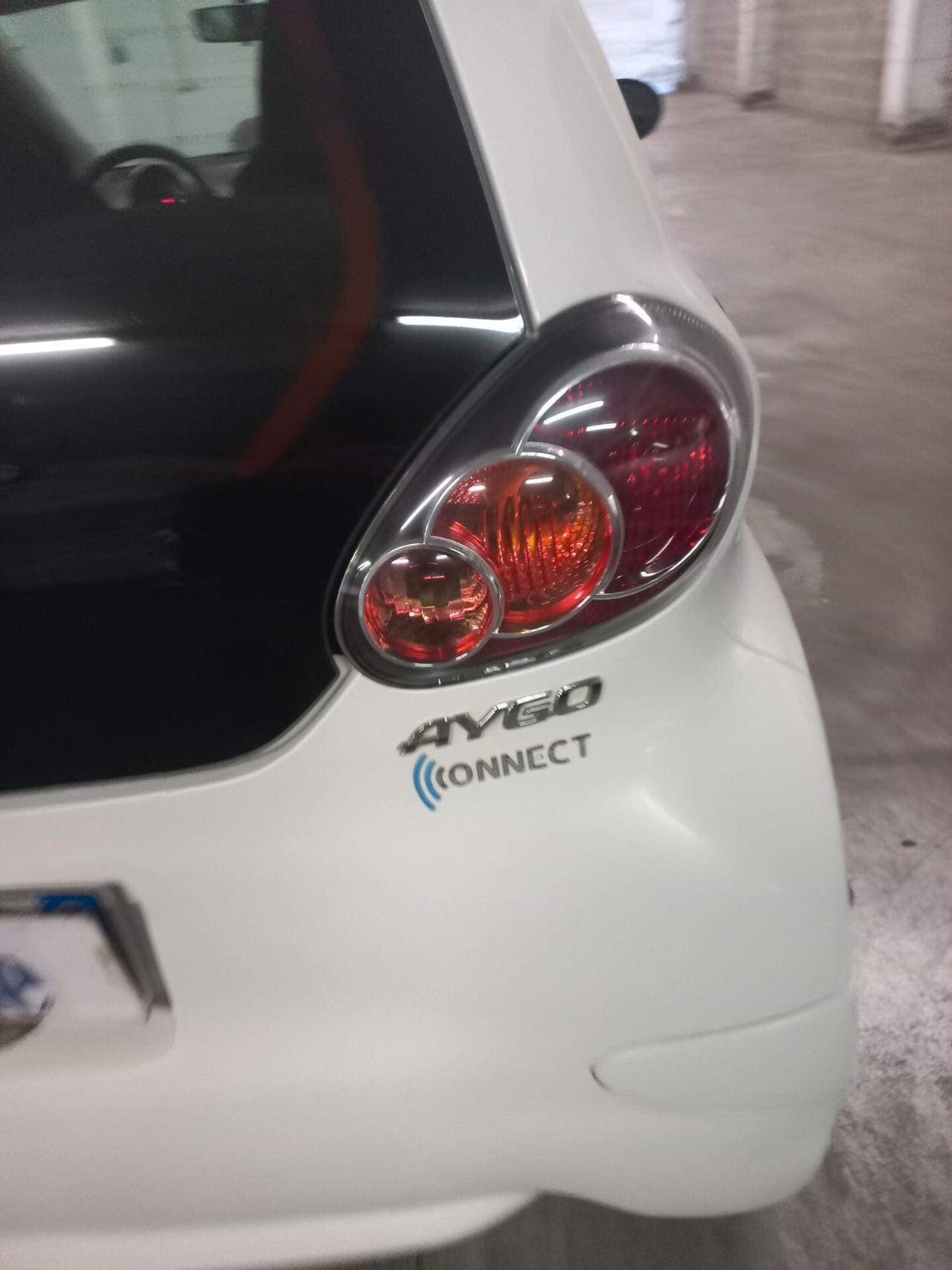 Toyota Aygo 1.0 12V VVT-i 5 porte Deep Ocean Connect