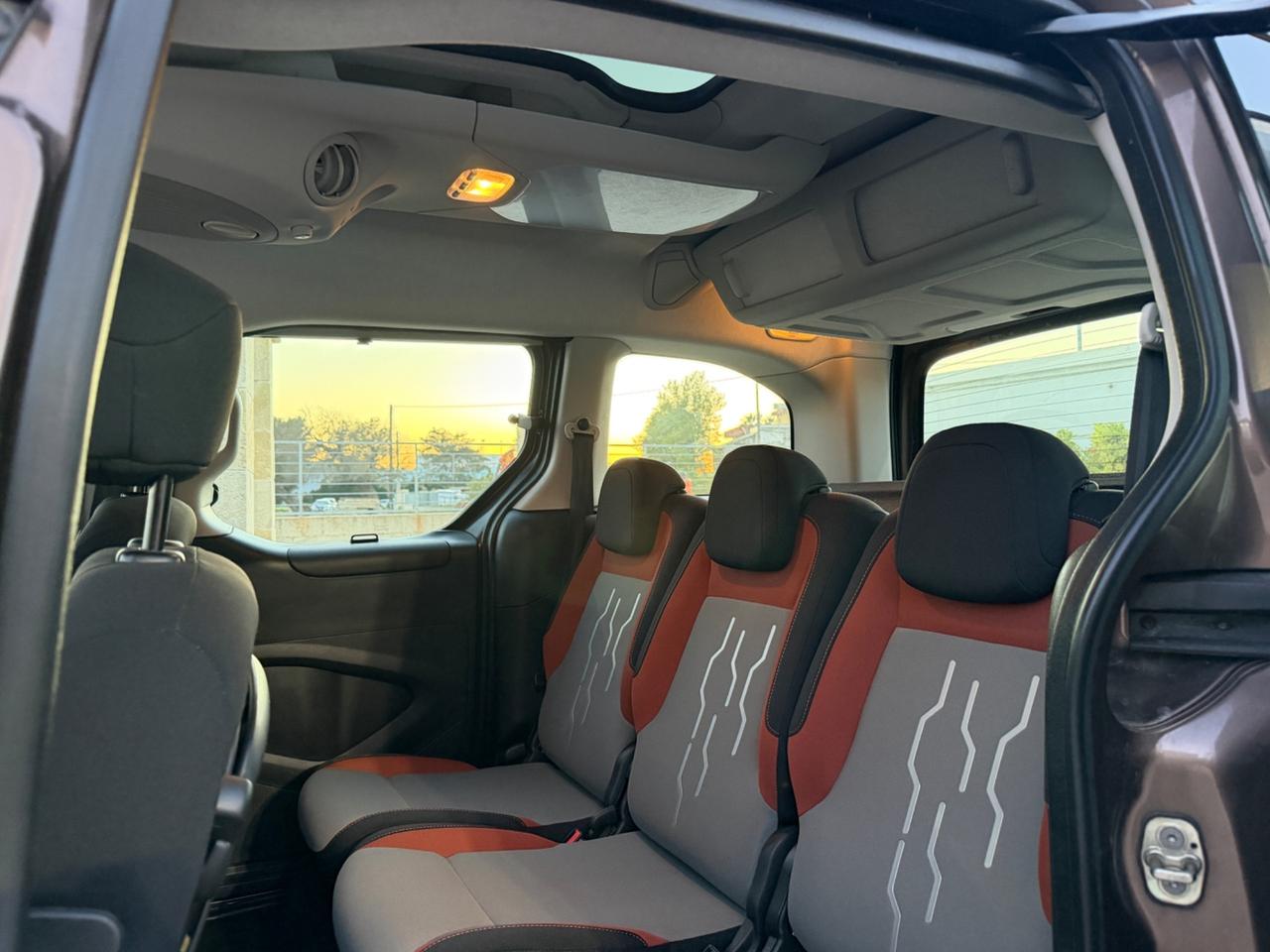 Peugeot Partner Tepee 1.6 HDi 92CV Style