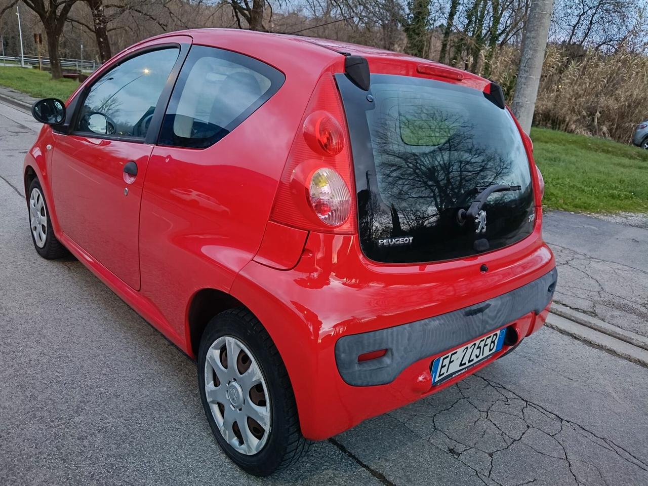 Peugeot 107 1.0 benzina