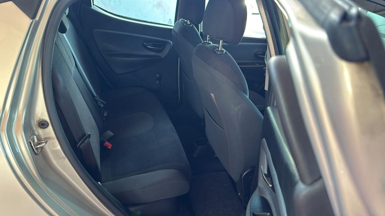 Lancia Ypsilon 1.2 69 CV 5 porte GPL Ecochic Silver