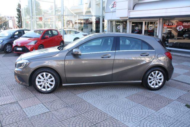 MERCEDES-BENZ A 200 Sport