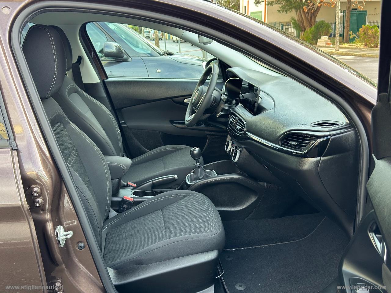 FIAT Tipo 1.6 Mjt S&S SW City Life FARI LED