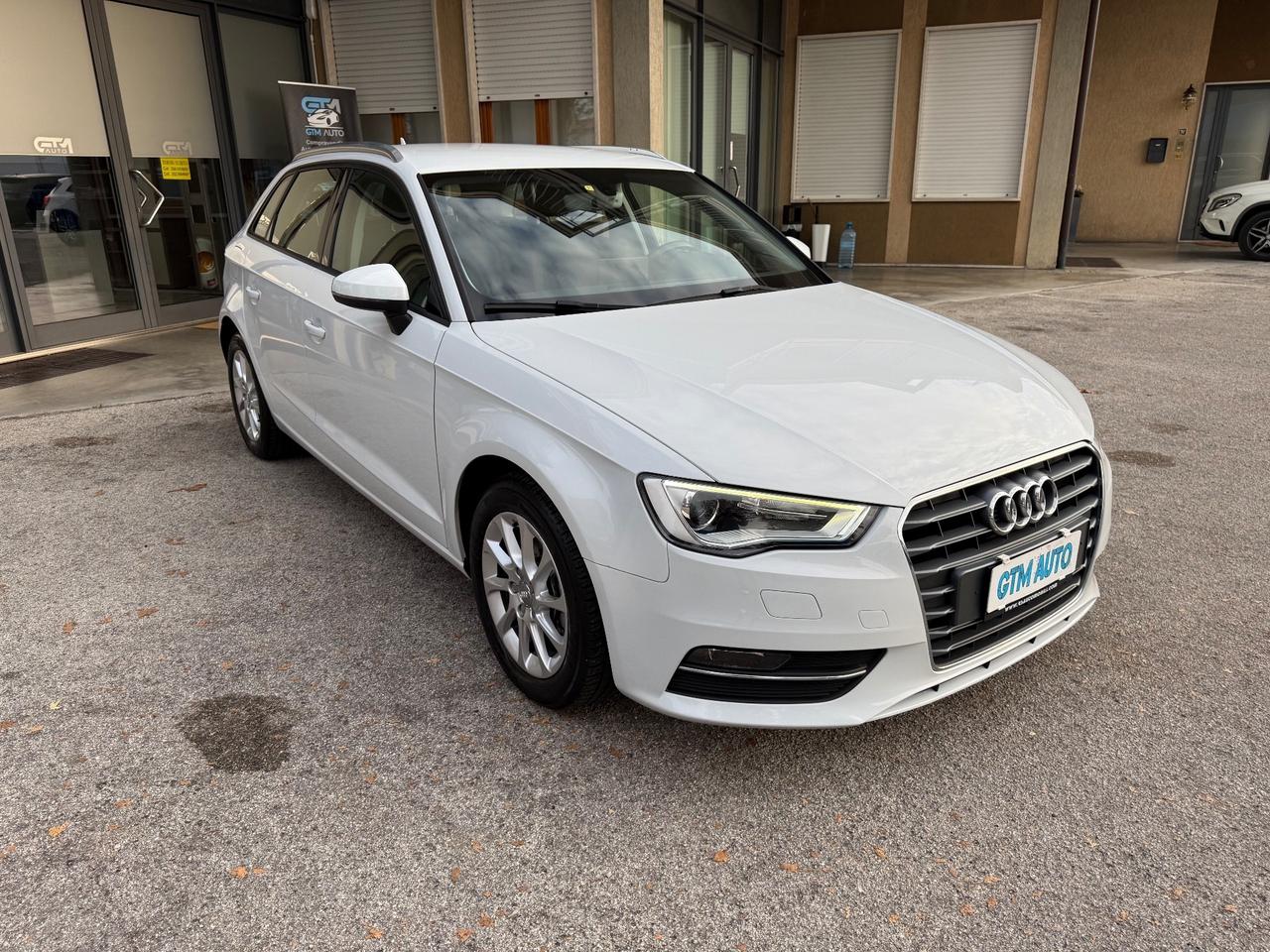 Audi A3 1.6 TDI S tronic 110 CV - Neopatentati
