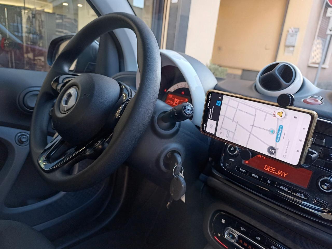 Smart ForTwo 70 1.0 twinamic 2019 km 27.572 certificati