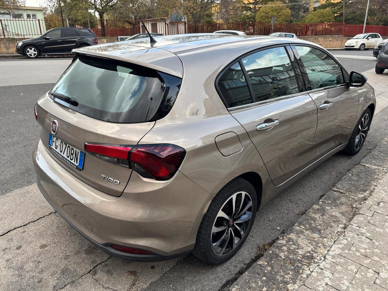 Fiat Tipo 1.6 Mjt S&S 5 porte Easy