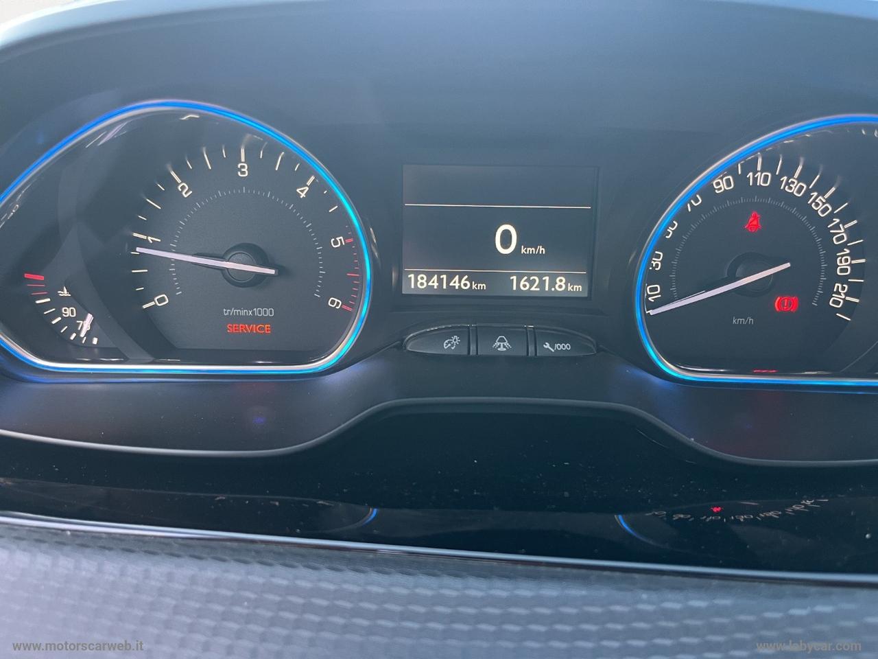 PEUGEOT 2008 BlueHDi 100 S&S Allure