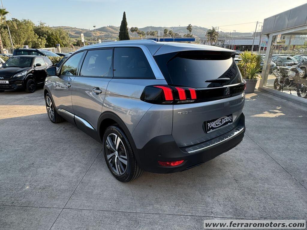 Peugeot 5008 7 posti 1.5 allure 130cv km0 iva esposta