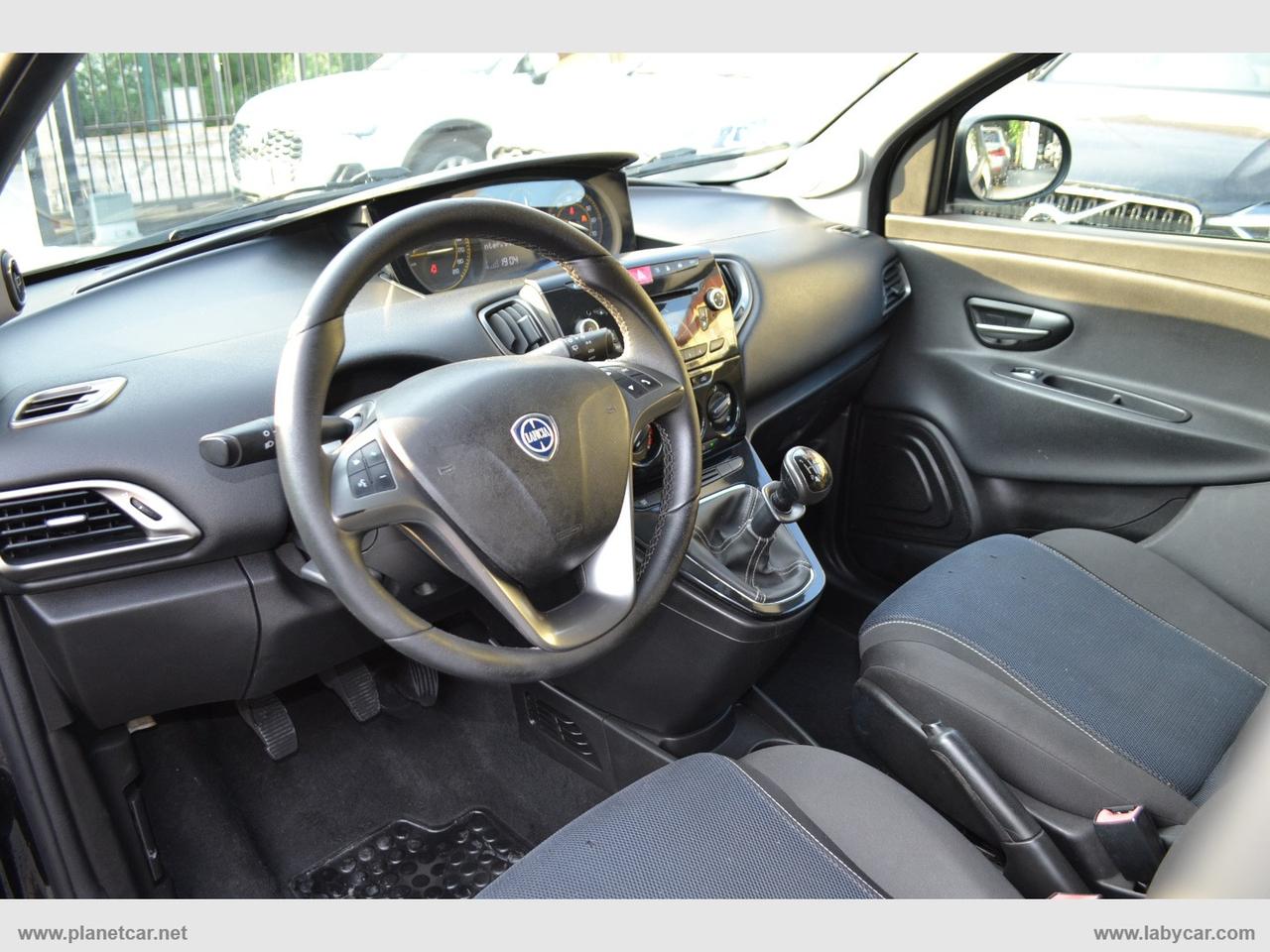 LANCIA Ypsilon 1.2 69 CV 5p. GPL Ecochic S MOMODESIGN