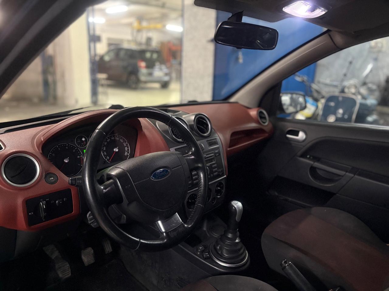 Ford Fiesta 1.2 GPL 5 porte