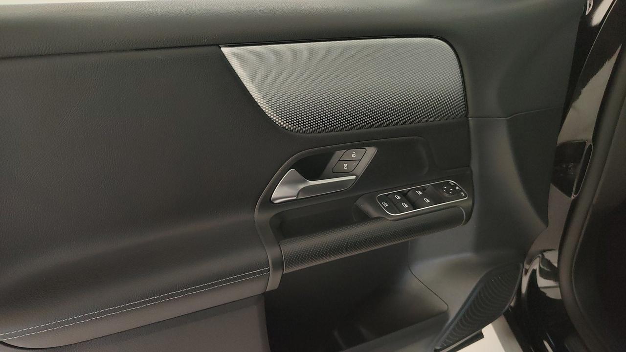 Mercedes-Benz GLB 180 d Business Extra auto