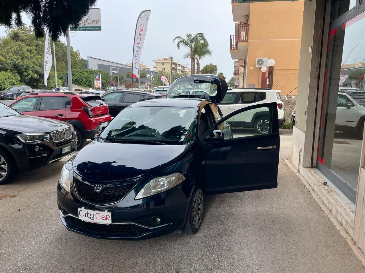 Lancia Ypsilon 1.2 69 CV 5 porte Platinum