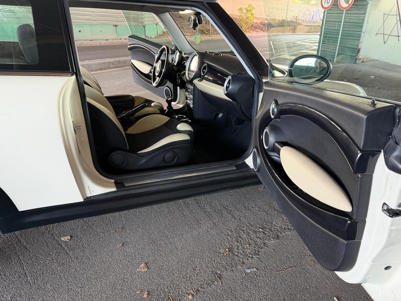 Mini 1.4 16V One Chili