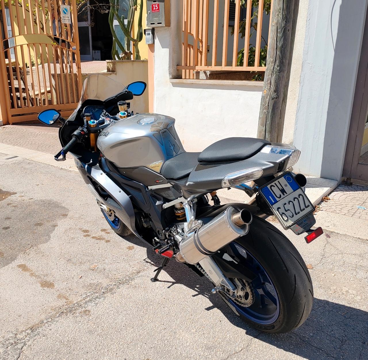 Aprilia RSV 1000 R Factory 145cv