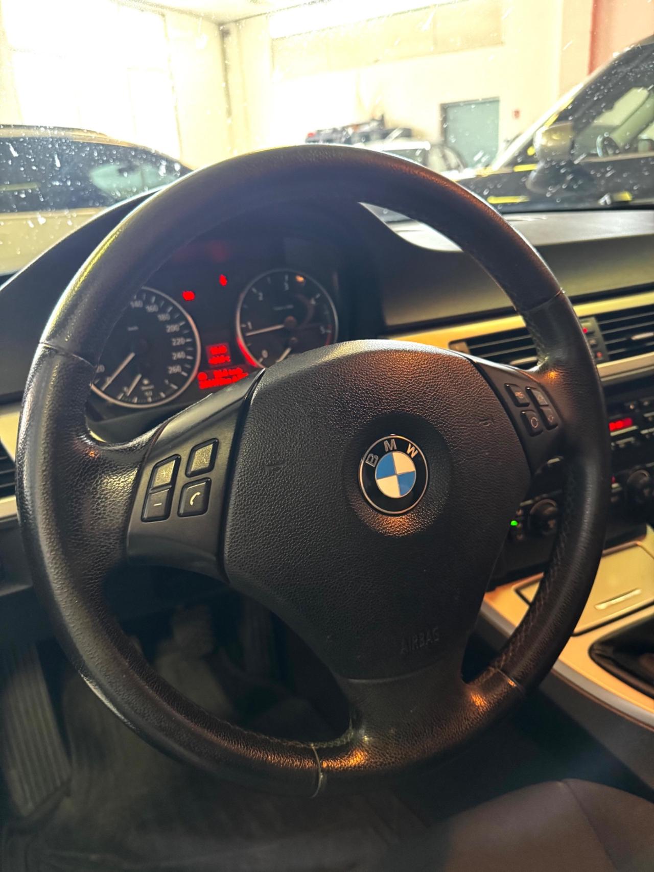 BMW 320D E90 MANUALE