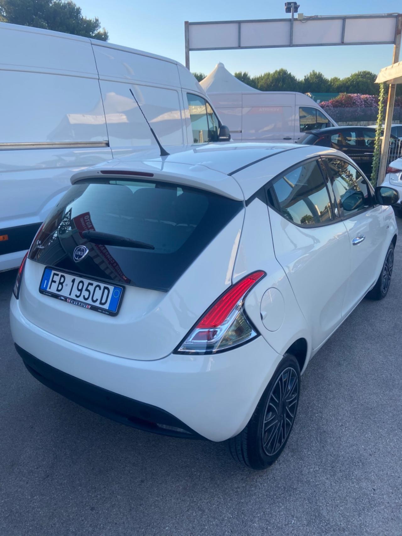 Lancia Ypsilon 1.2 69CV GPL Di serie Ecochic garanzia