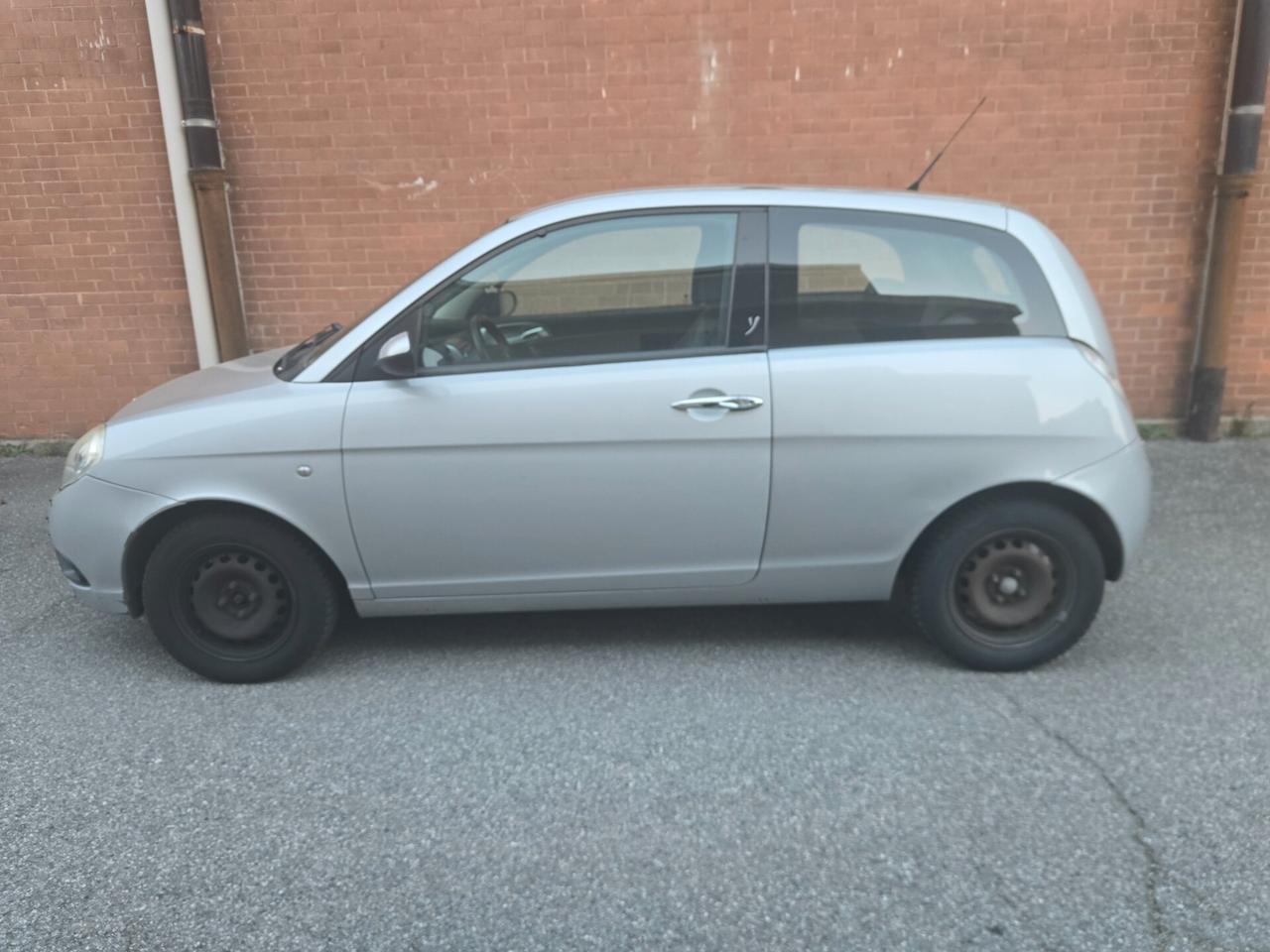 Lancia Ypsilon 1.2 Argento GPL!!!