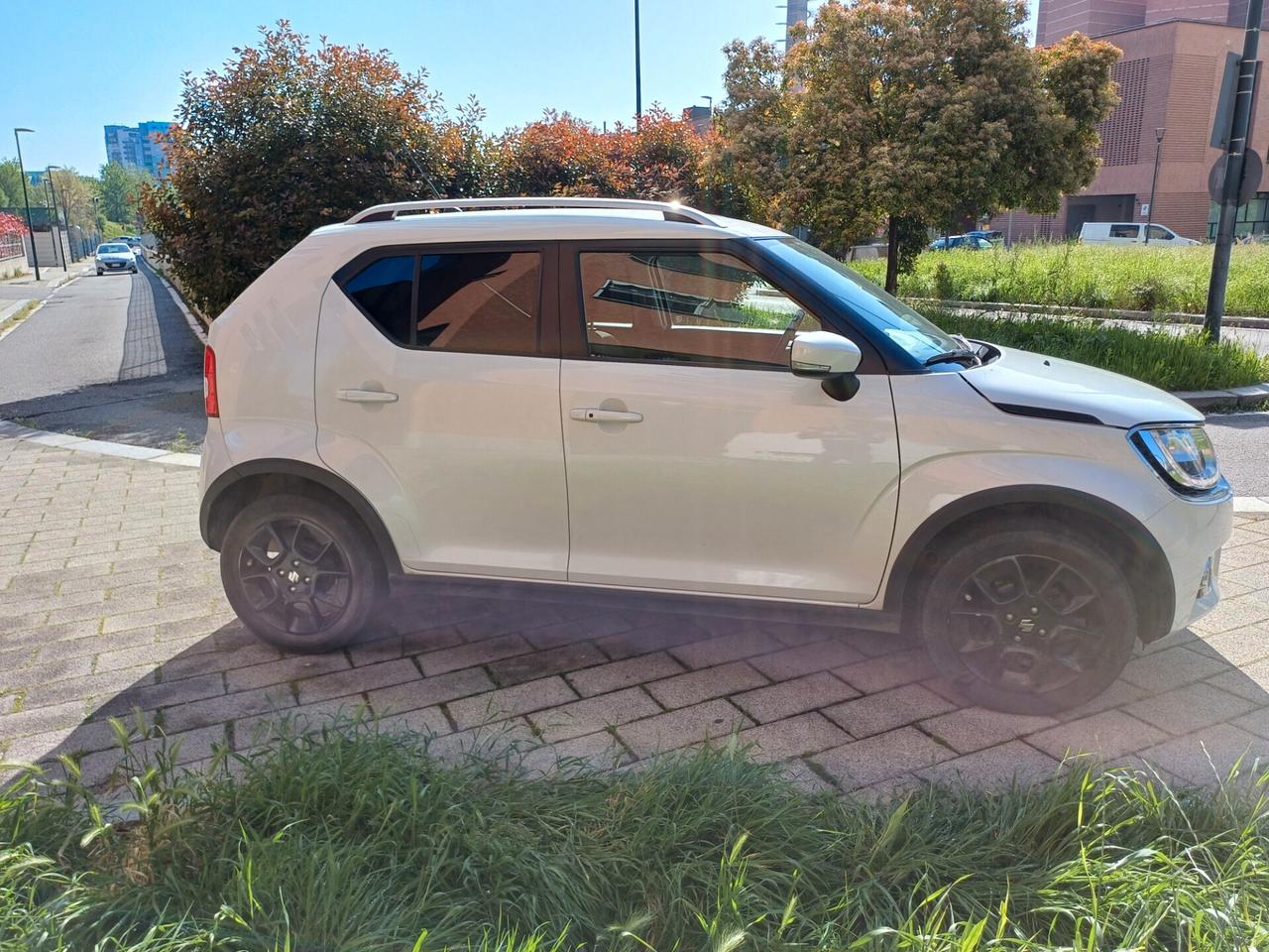 Suzuki Ignis 1.2 Hybrid Top