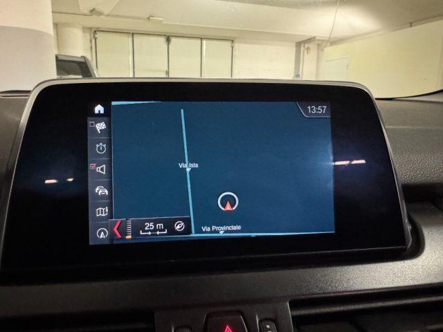 BMW 220 i Active Tourer Advantage