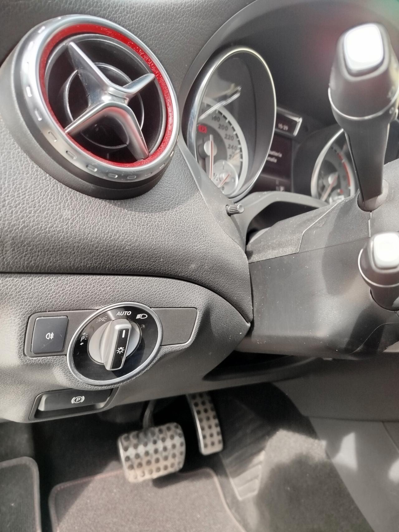 Mercedes-benz GLA 220 CDI Automatic 4Matic Premium Amg